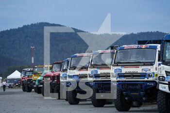 2021-07-06 - Parc fermé, Kamaz during the Silk Way Rally 2021's finish podium ceremony in Gorno-Altaysk, Russia on July 6, 2021 - Photo Frédéric Le Floc'h / DPPI - SILK WAY RALLY 2021'S 5TH STAGE AROUND GORNO-ALTAYSK - RALLY - MOTORS