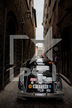 2021-06-18 - A car drives in Orvieto during the third leg of the Mille Miglia 2021  on june 18, 2021 in Orvieto, Italy. Photo by Gianluca Checchi/New Reporter - MILLE MIGLIA 2021  - HISTORIC - MOTORS