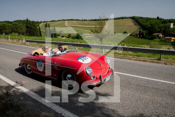 2021-06-18 - A car drives in the Chianti Region during the third leg of the Mille Miglia 2021  on june 18, 2021 in Chianti , Italy. Photo by Gianluca Checchi/New Reporter - MILLE MIGLIA 2021  - HISTORIC - MOTORS