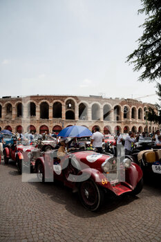 2021-06-19 - A car drives in Verona during the fouth  leg of the Mille Miglia 2021  on june 19, 2021 in Verona , Italy. Photo by Gianluca Checchi/New Reporter - MILLE MIGLIA 2021  - HISTORIC - MOTORS