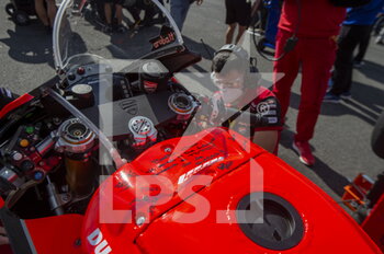 2020-10-18 - 
Dedication of the Aruba Ducati team on Chaz Davies' bike


 - ROUND 8 PIRELLI ESTORIL ROUND RACE2 - SUPERBIKE - MOTORS