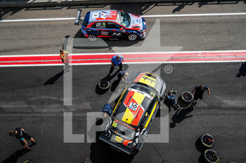 2020-09-11 - 16 Magnus Gilles (bel), Comtoyou Racing, Audi LMS, action 08 Engstler Luca (deu), Engstler Hyundai N Liqui Moly Racing Team, Hyundai i30 N TCR, action pitlane, during the 2020 FIA WTCR Race of Belgium, 1st round of the 2020 FIA World Touring Car Cup, on the Circuit Zolder, from September 11 to 13, 2020 in Zolder, Belgium - Photo Fr - FIA WORLD TOURING CAR CUP 2020 - BELGIO - GRAND TOURISM - MOTORS