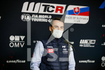 2020-10-09 - Michelisz Norbert (hun), BRC Hyundai N LUKOIL Squadra Corse, Hyundai i30 N TCR, portrait during the 2020 FIA WTCR Race of Slovakia, 3rd round of the 2020 FIA World Touring Car Cup, on the Automotodrom Slovakia Ring, from October 9 to 11, 2020 in Orechova Poton, Slovakia - Photo Florent Gooden / DPPI - FIA WTCR RACE OF SLOVAKIA, 3RD ROUND OF THE WORLD TOURING CAR CUP - GRAND TOURISM - MOTORS