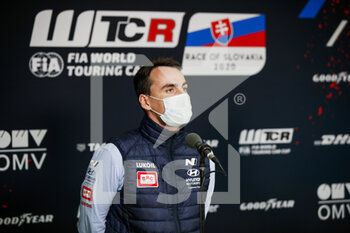 2020-10-09 - Michelisz Norbert (hun), BRC Hyundai N LUKOIL Squadra Corse, Hyundai i30 N TCR, portrait during the 2020 FIA WTCR Race of Slovakia, 3rd round of the 2020 FIA World Touring Car Cup, on the Automotodrom Slovakia Ring, from October 9 to 11, 2020 in Orechova Poton, Slovakia - Photo Florent Gooden / DPPI - FIA WTCR RACE OF SLOVAKIA, 3RD ROUND OF THE WORLD TOURING CAR CUP - GRAND TOURISM - MOTORS