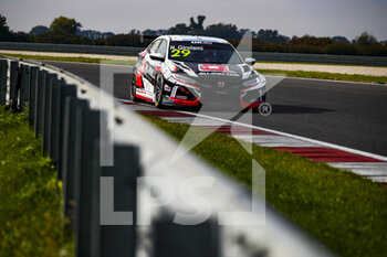 2020-10-10 - 29 Girolami Nestor (arg), ALL-INKL.DE Munnich Motorsport, Honda Civic TCR, action during the 2020 FIA WTCR Race of Slovakia, 3rd round of the 2020 FIA World Touring Car Cup, on the Automotodrom Slovakia Ring, from October 9 to 11, 2020 in Orechova Poton, Slovakia - Photo Florent Gooden / DPPI - 2020 FIA WTCR RACE OF SLOVAKIA, 3RD ROUND OF THE WORLD TOURING CAR CUP - GRAND TOURISM - MOTORS