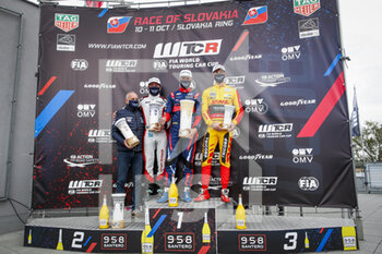 2020-10-11 - Podium: Vernay Jean-Karl (fra), Team Mulsanne, Alfa Giulietta TCR, Catsburg Nicky (nld), Engstler Hyundai N Liqui Moly Racing Team, Hyundai i30 N TCR, Berthon Nathanael (fra), Comtoyou DHL Team Audi Sport, Audi LMS, portrait during the 2020 FIA WTCR Race of Slovakia, 3rd round of the 2020 FIA World Touring Car Cup, on the Automotodrom Slovakia Ring, from October 9 to 11, 2020 in Orechova Poton, Slovakia - Photo Florent Gooden / DPPI - WTCR RACE OF SLOVAKIA, 3RD ROUND OF THE 2020 FIA WORLD TOURING CAR CUP - SUNDAY - GRAND TOURISM - MOTORS