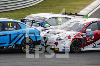 2020-10-18 - 69 VERNAY Jean-Karl (fra), Team Mulsanne, Alfa Giulietta TCR, action and 96 AZCONA Mikel (esp), Zengo Motorsport, Cupra Leon Competicion TCR, action during the 2020 FIA WTCR Race of Hungary, 4th round of the 2020 FIA World Touring Car Cup, on the Hungaroring, from October 16 to 18, 2020 in Mogyor.d, near Budapest, Hungary - Photo Xavi Bonilla / DPPI - 2020 FIA WTCR RACE OF HUNGARY, 4TH ROUND OF THE 2020 WORLD TOURING CAR CUP - SUNDAY - GRAND TOURISM - MOTORS