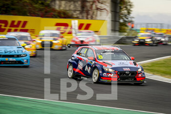 2020-10-18 - 08 ENGSTLER Luca (deu), Engstler Hyundai N Liqui Moly Racing Team, Hyundai i30 N TCR, action RACE 1 during the 2020 FIA WTCR Race of Hungary, 4th round of the 2020 FIA World Touring Car Cup, on the Hungaroring, from October 16 to 18, 2020 in Mogyor.d, Budapest, Hungary - Photo Paulo Maria / DPPI - 2020 FIA WTCR RACE OF HUNGARY, 4TH ROUND OF THE 2020 WORLD TOURING CAR CUP - SUNDAY - GRAND TOURISM - MOTORS