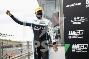 2020-10-18 - EHRLACHER Yann (fra), Cyan Performance Lynk and Co, Lynk and Co 03 TCR, portrait celebrating his podium during the 2020 FIA WTCR Race of Hungary, 4th round of the 2020 FIA World Touring Car Cup, on the Hungaroring, from October 16 to 18, 2020 in Mogyor.d, near Budapest, Hungary - Photo Xavi Bonilla / DPPI - 2020 FIA WTCR RACE OF HUNGARY, 4TH ROUND OF THE 2020 WORLD TOURING CAR CUP - SUNDAY - GRAND TOURISM - MOTORS