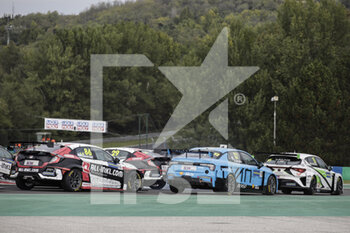 2020-10-18 - Race 2 start of the race, depart, during the 2020 FIA WTCR Race of Hungary, 4th round of the 2020 FIA World Touring Car Cup, on the Hungaroring, from October 16 to 18, 2020 in Mogyor.d, near Budapest, Hungary - Photo Xavi Bonilla / DPPI - 2020 FIA WTCR RACE OF HUNGARY, 4TH ROUND OF THE 2020 WORLD TOURING CAR CUP - SUNDAY - GRAND TOURISM - MOTORS