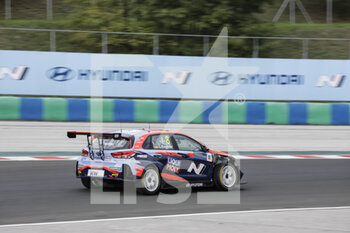2020-10-18 - 08 ENGSTLER Luca (deu), Engstler Hyundai N Liqui Moly Racing Team, Hyundai i30 N TCR, action during the 2020 FIA WTCR Race of Hungary, 4th round of the 2020 FIA World Touring Car Cup, on the Hungaroring, from October 16 to 18, 2020 in Mogyor.d, near Budapest, Hungary - Photo Xavi Bonilla / DPPI - 2020 FIA WTCR RACE OF HUNGARY, 4TH ROUND OF THE 2020 WORLD TOURING CAR CUP - SUNDAY - GRAND TOURISM - MOTORS
