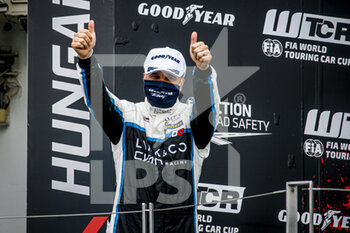 2020-10-18 - MULLER Yvan (fra), Cyan Performance Lynk and Co, Lynk and Co 03 TCR, portrait podium RACE 2 during the 2020 FIA WTCR Race of Hungary, 4th round of the 2020 FIA World Touring Car Cup, on the Hungaroring, from October 16 to 18, 2020 in Mogyor.d, Budapest, Hungary - Photo Paulo Maria / DPPI - 2020 FIA WTCR RACE OF HUNGARY, 4TH ROUND OF THE 2020 WORLD TOURING CAR CUP - SUNDAY - GRAND TOURISM - MOTORS