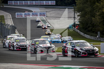 2020-10-18 - 86 GUERRIERI Esteban (arg), ALL-INKL.DE Munnich Motorsport, Honda Civic TCR, action, 18 MONTEIRO Tiago (prt), ALL-INKL.DE Munnich Motorsport, Honda Civic TCR, action START RACE 3 during the 2020 FIA WTCR Race of Hungary, 4th round of the 2020 FIA World Touring Car Cup, on the Hungaroring, from October 16 to 18, 2020 in Mogyor.d, Budapest, Hungary - Photo Paulo Maria / DPPI - 2020 FIA WTCR RACE OF HUNGARY, 4TH ROUND OF THE 2020 WORLD TOURING CAR CUP - SUNDAY - GRAND TOURISM - MOTORS