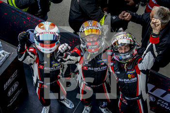 2020-10-18 - MONTEIRO Tiago (prt), ALL-INKL.DE Munnich Motorsport, Honda Civic TCR, portrait, GUERRIERI Esteban (arg), ALL-INKL.DE Munnich Motorsport, Honda Civic TCR, portrait, GIROLAMI Nestor (arg), ALL-INKL.DE Munnich Motorsport, Honda Civic TCR, portrait RACE 3 during the 2020 FIA WTCR Race of Hungary, 4th round of the 2020 FIA World Touring Car Cup, on the Hungaroring, from October 16 to 18, 2020 in Mogyor.d, Budapest, Hungary - Photo Paulo Maria / DPPI - 2020 FIA WTCR RACE OF HUNGARY, 4TH ROUND OF THE 2020 WORLD TOURING CAR CUP - SUNDAY - GRAND TOURISM - MOTORS