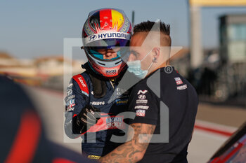 2020-10-31 - Engstler Luca (deu), Engstler Hyundai N Liqui Moly Racing Team, Hyundai i30 N TCR, portrait during the 2020 FIA WTCR Race of Spain, 5th round of the 2020 FIA World Touring Car Cup, on the Ciudad del Motor de Arag.n, from October 30 to November 1, 2020 in Alca.iz, Aragon, Spain - Photo Fr.d.ric Le Floc...h / DPPI - 2020 FIA WTCR RACE OF SPAIN, 5TH ROUND OF THE WORLD TOURING CAR CUP - SATURDAY - GRAND TOURISM - MOTORS