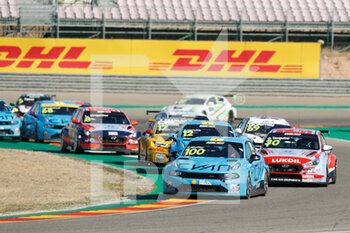 2020-11-01 - 100 Muller Yvan (fra), Cyan Performance Lynk and Co, Lynk and Co 03 TCR, action , start of the race, depart, during the 2020 FIA WTCR Race of Spain, 5th round of the 2020 FIA World Touring Car Cup, on the Ciudad del Motor de Arag.n, from October 30 to November 1, 2020 in Alca.iz, Aragon, Spain - Photo Fr.d.ric Le Floc...h / DPPI - 2020 FIA WTCR RACE OF SPAIN, 5TH ROUND OF THE WORLD TOURING CAR CUP - GRAND TOURISM - MOTORS