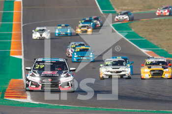 2020-11-15 - start of the race, depart 1, during the 2020 FIA WTCR Race of Aragon, 6th round of the 2020 FIA World Touring Car Cup, on the Ciudad del Motor de Aragón, from November 14 to 15, 2020 in Alcañiz, Aragon, Spain - Photo Frédéric Le Flocâh / DPPI - 2020 FIA WTCR RACE OF ARAGON, 6TH ROUND OF THE WORLD TOURING CAR CUP - GRAND TOURISM - MOTORS