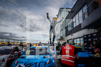 2020-11-15 - Urrutia Santiago (usa), Cyan Performance Lynk and Co, Lynk and Co 03 TCR, portrait podium, during the 2020 FIA WTCR Race of Aragon, 6th round of the 2020 FIA World Touring Car Cup, on the Ciudad del Motor de Aragón, from November 14 to 15, 2020 in Alcañiz, Aragon, Spain - Photo Frédéric Le Flocâh / DPPI - 2020 FIA WTCR RACE OF ARAGON, 6TH ROUND OF THE WORLD TOURING CAR CUP - GRAND TOURISM - MOTORS
