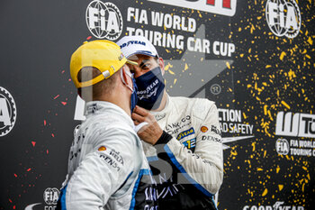 2020-11-15 - Urrutia Santiago (usa), Cyan Performance Lynk and Co, Lynk and Co 03 TCR, portraitEhrlacher Yann (fra), Cyan Performance Lynk and Co, Lynk and Co 03 TCR, portrait Race 2 during the 2020 FIA WTCR Race of Aragon, 6th round of the 2020 FIA World Touring Car Cup, on the Ciudad del Motor de Aragón, from November 14 to 15, 2020 in Alcañiz, Aragon, Spain - Photo Paulo Maria / DPPI - 2020 FIA WTCR RACE OF ARAGON, 6TH ROUND OF THE WORLD TOURING CAR CUP - GRAND TOURISM - MOTORS