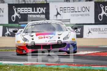 2021-05-09 - 93 Froggatt Christopher (gbr), Roda Giorgio (ita), Sky - Tempesta Racing, Ferrari 488 GT3, action during the 2nd round of the 2021 Fanatec GT World Challenge Europe Powered by AWS, from May 6 to 9, 2021 on the Circuit de Nevers Magny-Cours, Magny-Cours, France - Photo Paulo Maria / DPPI - 2021 FANATEC GT WORLD CHALLENGE EUROPE POWERED BY AWS - GRAND TOURISM - MOTORS