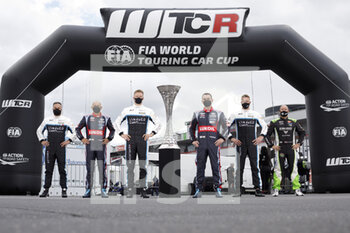2021-06-04 - Muller Yvan (fra), Cyan Racing Lynk & Co, Lync & Co 03 TCR, portrait, Tarquini Gabriele (ita), BRC Hyundai N Lukoil Squadra Corse, Hyundai Elantra N TCR, portrait, Ehrlacher Yann (fra), Cyan Racing Lynk & Co, Lync & Co 03 TCR, portrait, Michelisz Norbert (hun), BRC Hyundai N Lukoil Squadra Corse, Hyundai Elantra N TCR, portrait, Bjork Thed (swe), Cyan Performance Lynk & Co, Lync & Co 03 TCR, portrait, Huff Rob (gbr), Zengo Motorsport, Cupa Leon Competicion TCR, portrait, during the 2021 FIA WTCR Race of Germany, 1st round of the 2021 FIA World Touring Car Cup, on the Nurburgring Nordschleife, from June 3 to 6, 2021 in Nordschleife, Germany - Photo Frédéric Le Floc'h / DPPI - 2021 FIA WTCR RACE OF GERMANY, 1ST ROUND OF THE 2021 FIA WORLD TOURING CAR CUP - GRAND TOURISM - MOTORS