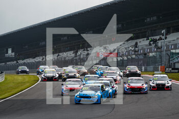 05/06/2021 - Start of race 1: 100 Muller Yvan (fra), Cyan Racing Lynk & Co, Lync & Co 03 TCR, 68 Ehrlacher Yann (fra), Cyan Racing Lynk & Co, Lync & Co 03 TCR, action during the 2021 FIA WTCR Race of Germany, 1st round of the 2021 FIA World Touring Car Cup, on the Nurburgring Nordschleife, from June 3 to 6, 2021 in Nurburg, Germany - Photo Florent Gooden / DPPI - 2021 FIA WTCR RACE OF GERMANY, 1ST ROUND OF THE 2021 FIA WORLD TOURING CAR CUP - TURISMO E GRAN TURISMO - MOTORI