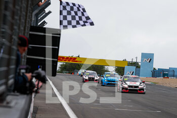 05/06/2021 - 18 Monteiro Tiago (por), ALL-INKL.DE Munnich Motorsport, Honda Civic Type R TCR (FK8), 100 Muller Yvan (fra), Cyan Racing Lynk & Co, Lync & Co 03 TCR, 86 Guerrieri Esteban (arg), ALL-INKL.COM Munnich Motorsport, Honda Civic Type R TCR (FK8), action during the 2021 FIA WTCR Race of Germany, 1st round of the 2021 FIA World Touring Car Cup, on the Nurburgring Nordschleife, from June 3 to 6, 2021 in Nurburg, Germany - Photo Florent Gooden / DPPI - 2021 FIA WTCR RACE OF GERMANY, 1ST ROUND OF THE 2021 FIA WORLD TOURING CAR CUP - TURISMO E GRAN TURISMO - MOTORI