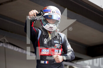 05/06/2021 - Vernay Jean-Karl (fra), Engstler Hyundai N Liqui Moly Racing Team, Hyundai Elantra N TCR, portrait, finish line, arrivee, during the 2021 FIA WTCR Race of Germany, 1st round of the 2021 FIA World Touring Car Cup, on the Nurburgring Nordschleife, from June 3 to 6, 2021 in Nordschleife, Germany - Photo Frédéric Le Floc'h / DPPI - 2021 FIA WTCR RACE OF GERMANY, 1ST ROUND OF THE 2021 FIA WORLD TOURING CAR CUP - TURISMO E GRAN TURISMO - MOTORI