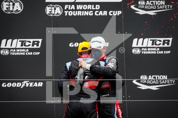 05/06/2021 - Engstler Luca (ger), Engstler Hyundai N Liqui Moly Racing Team, Hyundai Elantra N TCR, Vernay Jean-Karl (fra), Engstler Hyundai N Liqui Moly Racing Team, Hyundai Elantra N TCR, portrait podium during the 2021 FIA WTCR Race of Germany, 1st round of the 2021 FIA World Touring Car Cup, on the Nurburgring Nordschleife, from June 3 to 6, 2021 in Nurburg, Germany - Photo Florent Gooden / DPPI - 2021 FIA WTCR RACE OF GERMANY, 1ST ROUND OF THE 2021 FIA WORLD TOURING CAR CUP - TURISMO E GRAN TURISMO - MOTORI