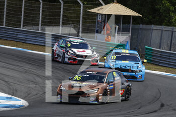 27/06/2021 - 96 Azcona Mikel (spa), Zengo Motorsport, Cupa Leon Competicion TCR, action 11 Bjork Thed (swe), Cyan Performance Lynk & Co, Lync & Co 03 TCR, action during the 2021 FIA WTCR Race of Portugal, 2nd round of the 2021 FIA World Touring Car Cup, on the Circuito do Estoril, from June 26 to 27, 2021 in Estoril, Portugal - Photo Xavi Bonilla / DPPI - 2021 FIA WTCR RACE OF PORTUGAL, 2ND ROUND OF THE 2021 FIA WORLD TOURING CAR CUP - TURISMO E GRAN TURISMO - MOTORI