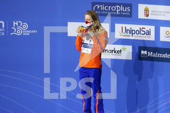 2021-05-19 - Kira Toussaint of Netherlands, 50 m Backstroke, Podium 1st place during the 2021 EN European Championships, swimming event on May 19, 2021 at Duna Arena in Budapest, Hungary - Photo Laurent Lairys/ DPPI - 2021 LEN EUROPEAN CHAMPIONSHIPS - SWIMMING - SWIMMING