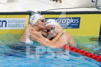 2021-05-22 - Melanie Henique of France and Emilie Beckmann of Denmark, Semi-Final 50 m Butterfly during the 2021 LEN European Championships, Swimming event on May 22, 2021 at Duna Arena in Budapest, Hungary - Photo Laurent Lairys / DPPI - 2021 LEN EUROPEAN CHAMPIONSHIPS - SWIMMING - SWIMMING