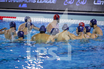 2021-04-21 - initial greeting CN Marseille - OLYMPIACOS PIRAEUS VS CN MARSEILLE - LEN CUP - CHAMPIONS LEAGUE - WATERPOLO