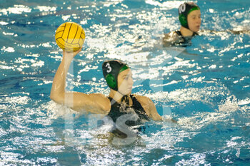 2021-02-05 - Zsuzanna Mate - FTC Telekom Budapest at the penalty shot. - CN MATARO VS FTC TELEKOM BUDAPEST - EURO LEAGUE WOMEN - WATERPOLO
