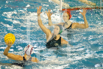 2021-02-05 - Defense FTC Telekom Budapest with Dora Toth-Csabai - FTC Telekom Budapest and Orsolya Cseho-Kovacsne Kaso - FTC Telekom Budapest - CN MATARO VS FTC TELEKOM BUDAPEST - EURO LEAGUE WOMEN - WATERPOLO