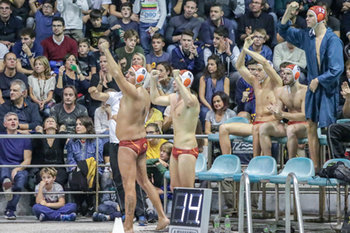 2018-11-10 - esultanza panchina Roma Nuoto - ROMA NUOTO VS LAZIO NUOTO - SERIE A1 - WATERPOLO