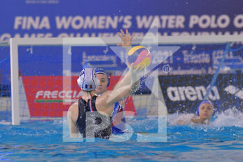 2021-01-19 - VERNOUX Ema Martine 9 (France) - WOMEN'S WATERPOLO OLYMPIC GAME QUALIFICATION TOURNAMENT 2021 - FRANCE VS ITALY - OLYMPIC TROPHY - WATERPOLO