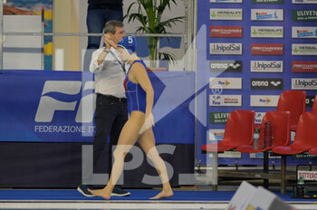 2021-01-20 - 5 QUEIROLO Elisa [ROLE: Wing] (Italy) - ZIZZA Paolo[ROLE: Team Head Coach] (Italy) - WOMEN'S WATERPOLO OLYMPIC GAME QUALIFICATION TOURNAMENT 2021 - HOLLAND VS ITALY - OLYMPIC TROPHY - WATERPOLO
