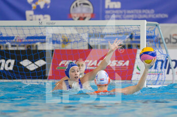 2021-01-20 - 2 MEGENS Maud [ROLE: Wing] (Netherlands) - WOMEN'S WATERPOLO OLYMPIC GAME QUALIFICATION TOURNAMENT 2021 - HOLLAND VS ITALY - OLYMPIC TROPHY - WATERPOLO