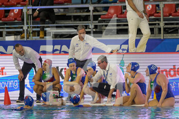 2021-01-20 - Time out Italian teams - WOMEN'S WATERPOLO OLYMPIC GAME QUALIFICATION TOURNAMENT 2021 - HOLLAND VS ITALY - OLYMPIC TROPHY - WATERPOLO
