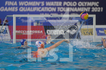 2021-01-20 - 9 KEUNING Maartje [ROLE: Wing] (Netherlands) - WOMEN'S WATERPOLO OLYMPIC GAME QUALIFICATION TOURNAMENT 2021 - HOLLAND VS ITALY - OLYMPIC TROPHY - WATERPOLO
