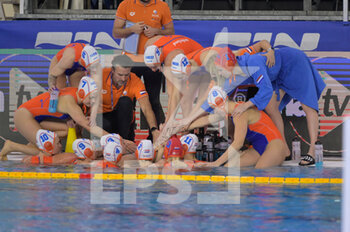 2021-01-23 - Nederlands Team - WOMEN'S WATERPOLO OLYMPIC GAME QUALIFICATION TOURNAMENT 2021 - OLYMPIC PASS - NETHERLAND VS GREECE - OLYMPIC TROPHY - WATERPOLO