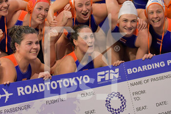 2021-01-23 - Netherlands Team - WOMEN'S WATERPOLO OLYMPIC GAME QUALIFICATION TOURNAMENT 2021 - OLYMPIC PASS - NETHERLAND VS GREECE - OLYMPIC TROPHY - WATERPOLO