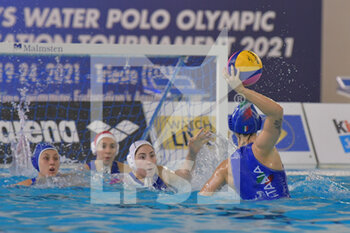 2021-01-24 - 4 AVEGNO Silvia [ROLE: Wing] (Italy)  - WOMEN'S WATERPOLO OLYMPIC GAME QUALIFICATION TOURNAMENT 2021 - ITALY VS GREECE - OLYMPIC TROPHY - WATERPOLO