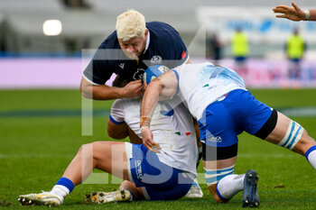 2020-11-14 - Oli Kebble (Scotland) tackled by Niccolò Cannone (Italy) and Bram Steyn (Italy) - CATTOLICA TEST MATCH 2020 - ITALIA VS SCOZIA  - AUTUMN NATIONS SERIES - RUGBY