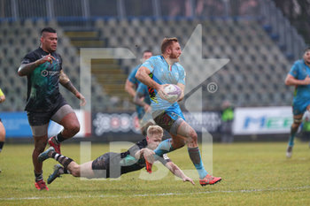 2020-01-18 - Giulio Bisegni (Zebre) placcato da Mat Potheroe (Bears) - ZEBRE RUGBY VS BRISTOL BEARS - CHALLENGE CUP - RUGBY