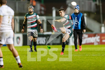 2020-12-11 - Leicester Tigers Fly Half Joaquin Diaz Bonilla (10) kicks first points during the European Rugby Challenge Cup, rugby union match between Leicester Tigers and CA Brive on December 11, 2020 at Welford Road Stadium in Leicester, England - Photo John Mallett / ProSportsImages / DPPI - LEICESTER TIGERS VS CA BRIVE - CHALLENGE CUP - RUGBY