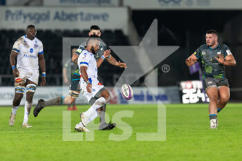 2020-12-12 - Castres' centre Vilimoni Botitu during the European Rugby Challenge Cup, rugby union match between Ospreys and Castres on December 12, 2020 at the Liberty Stadium in Swansea, Wales - Photo Dan Minto / ProSportsImages / DPPI - OSPREYS VS CASTRES - CHALLENGE CUP - RUGBY