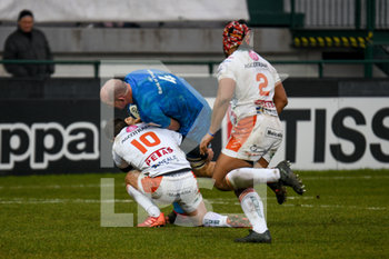 2020-01-18 - Devin Toner (Leinster) placcato da Ian Keatley (Treviso) - BENETTON TREVISO VS LEINSTER RUGBY - CHAMPIONS CUP - RUGBY