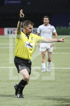 2020-09-26 - Referee Nigel Owens during the Champions Cup, semi-final rugby union match between Racing 92 and Saracens on September 26, 2020 at Paris La Defense Arena in Nanterre near Paris, France - Photo Juan Soliz / DPPI - SEMI-FINAL - RACING 92 VS SARACENS - CHAMPIONS CUP - RUGBY